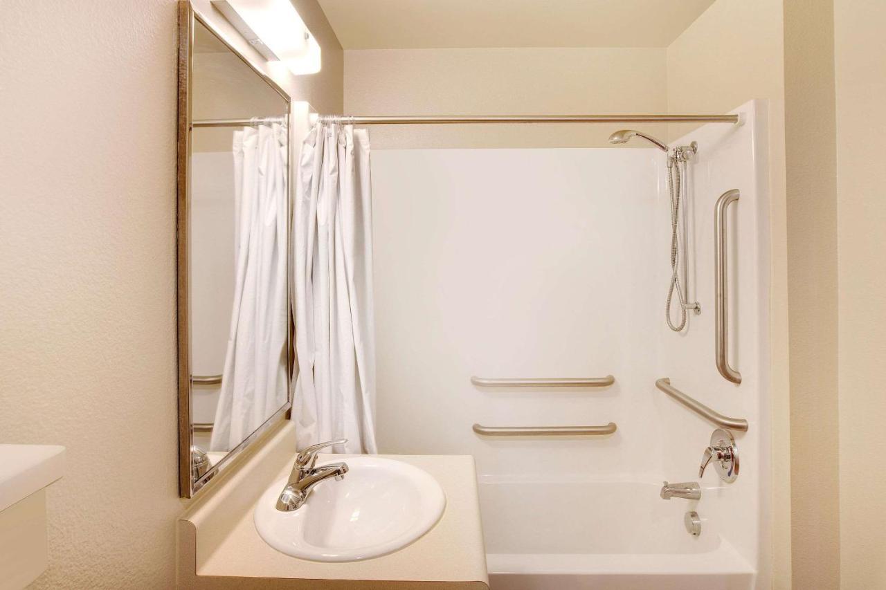 Woodspring Charles 2* Lake Charles